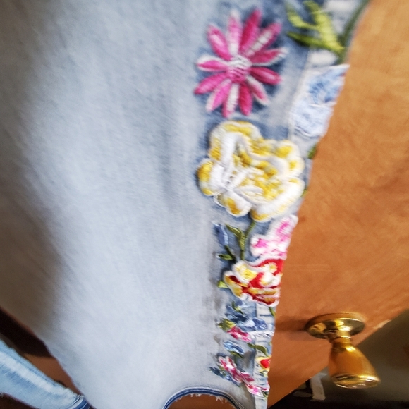 CHARTOU JEANS NWT SZ XXL. FLORAL EMBROIDERY. BELl Bottom. FLARE. Stretch - Picture 8 of 11